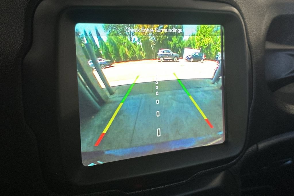 Used 2019 Jeep Renegade Limited w/ UConnect 8.4 Nav Group FWD image 21