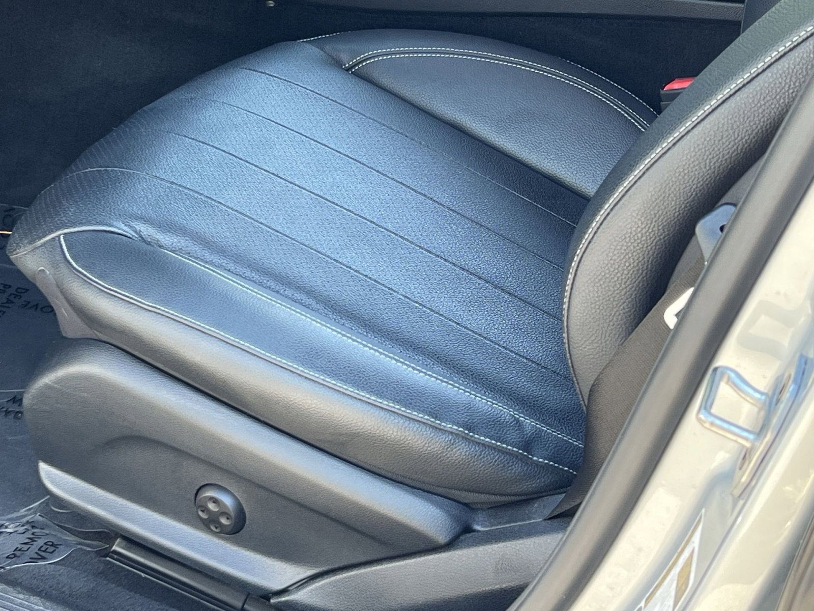 Used 2021 Mercedes-Benz E 350 4MATIC Sedan w/ Premium Package image 19