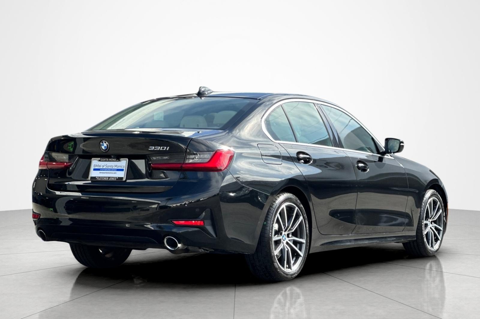Used 2021 BMW 330i Sedan w/ Convenience Package RWD image 5