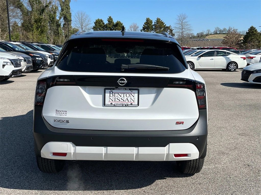 New 2025 Nissan Kicks SR image 5