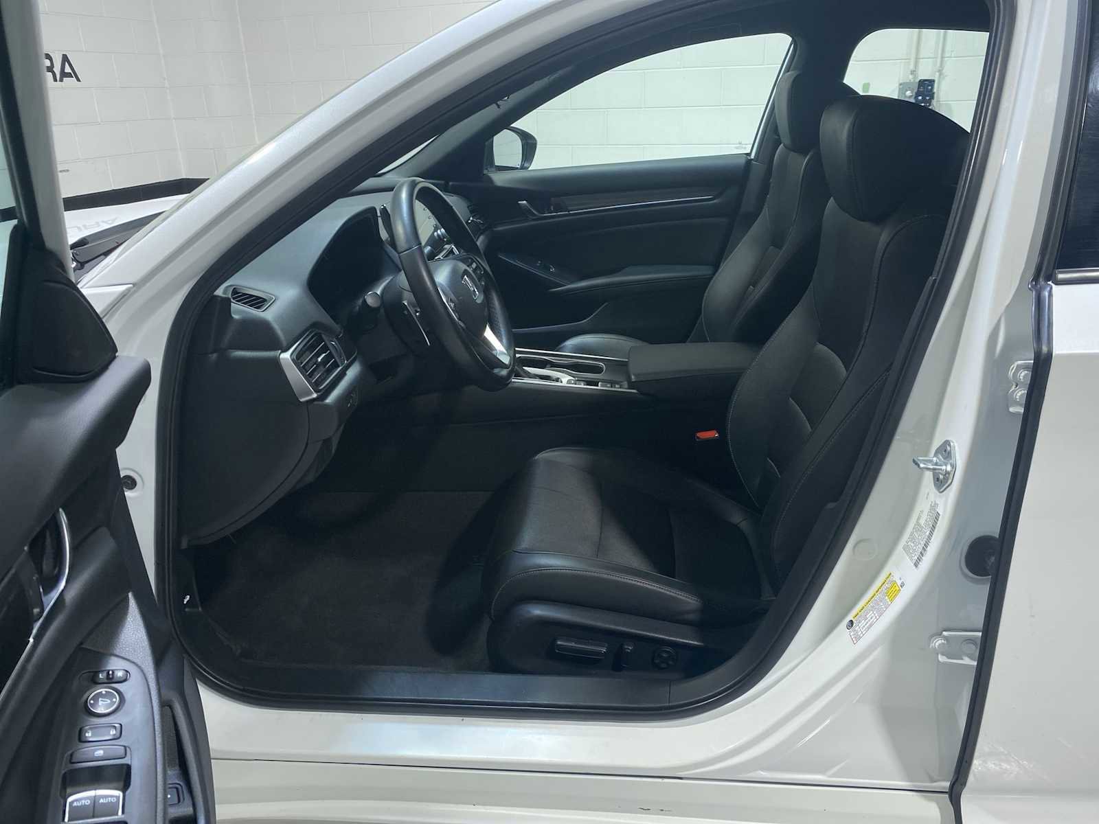 Used 2022 Honda Accord Sport image 2