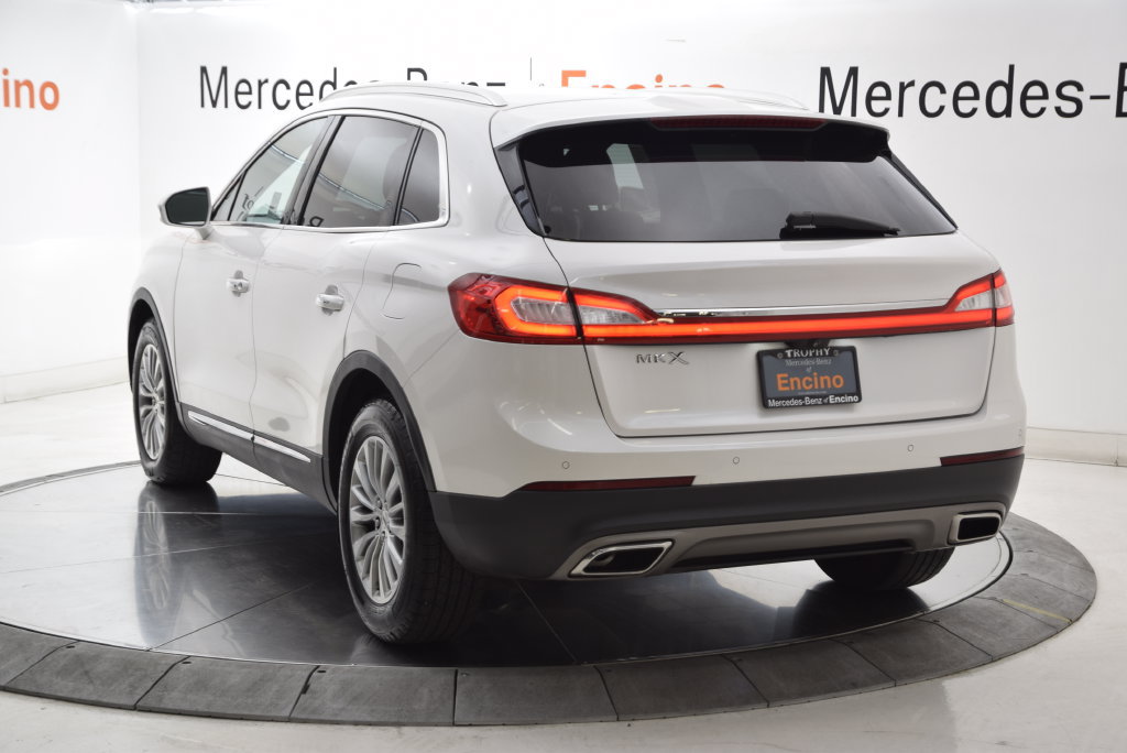 Used 2018 Lincoln MKX Select w/ Select Plus Package FWD image 4