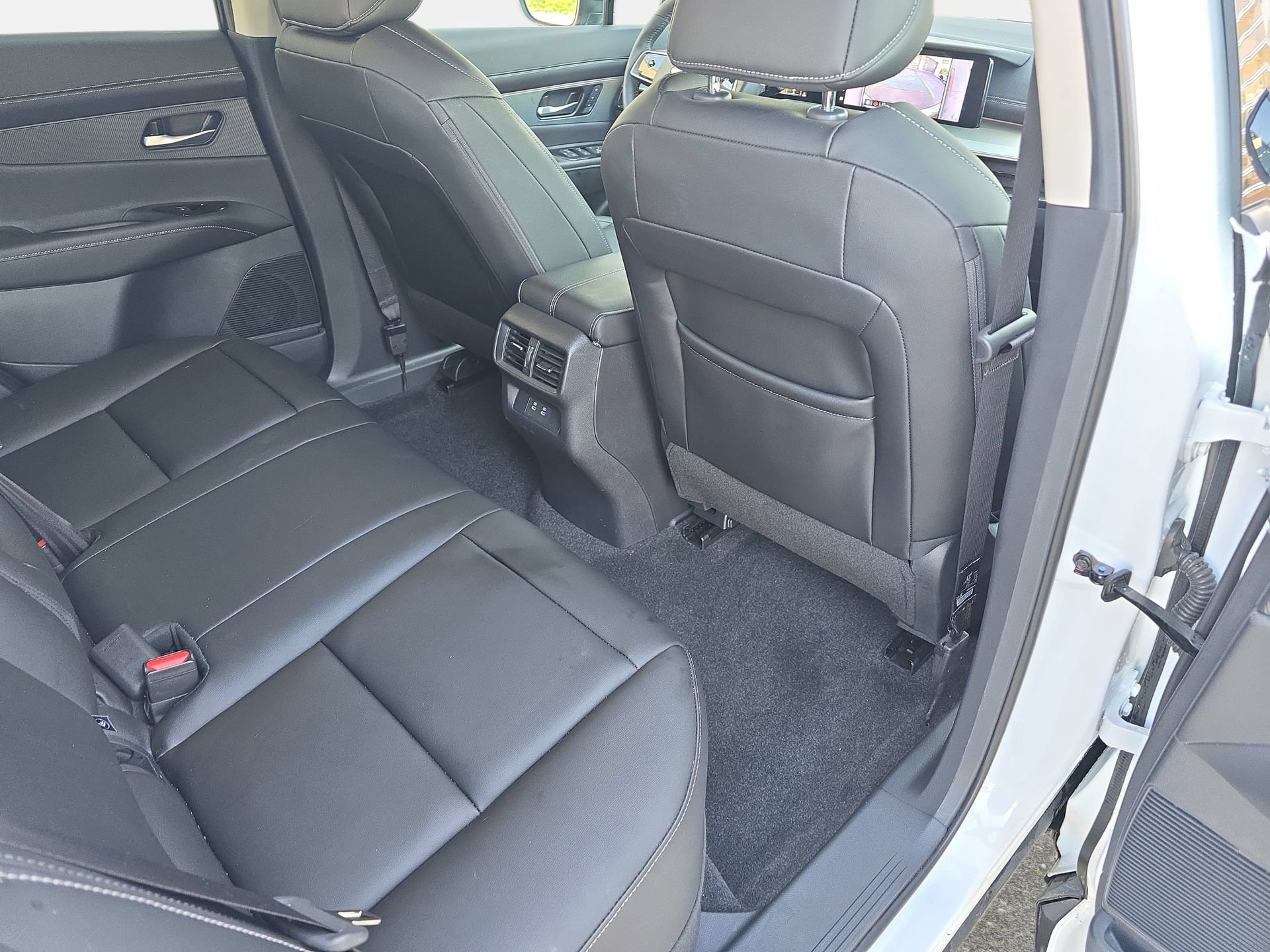 Used 2025 Nissan Murano SL AWD/4WD image 11