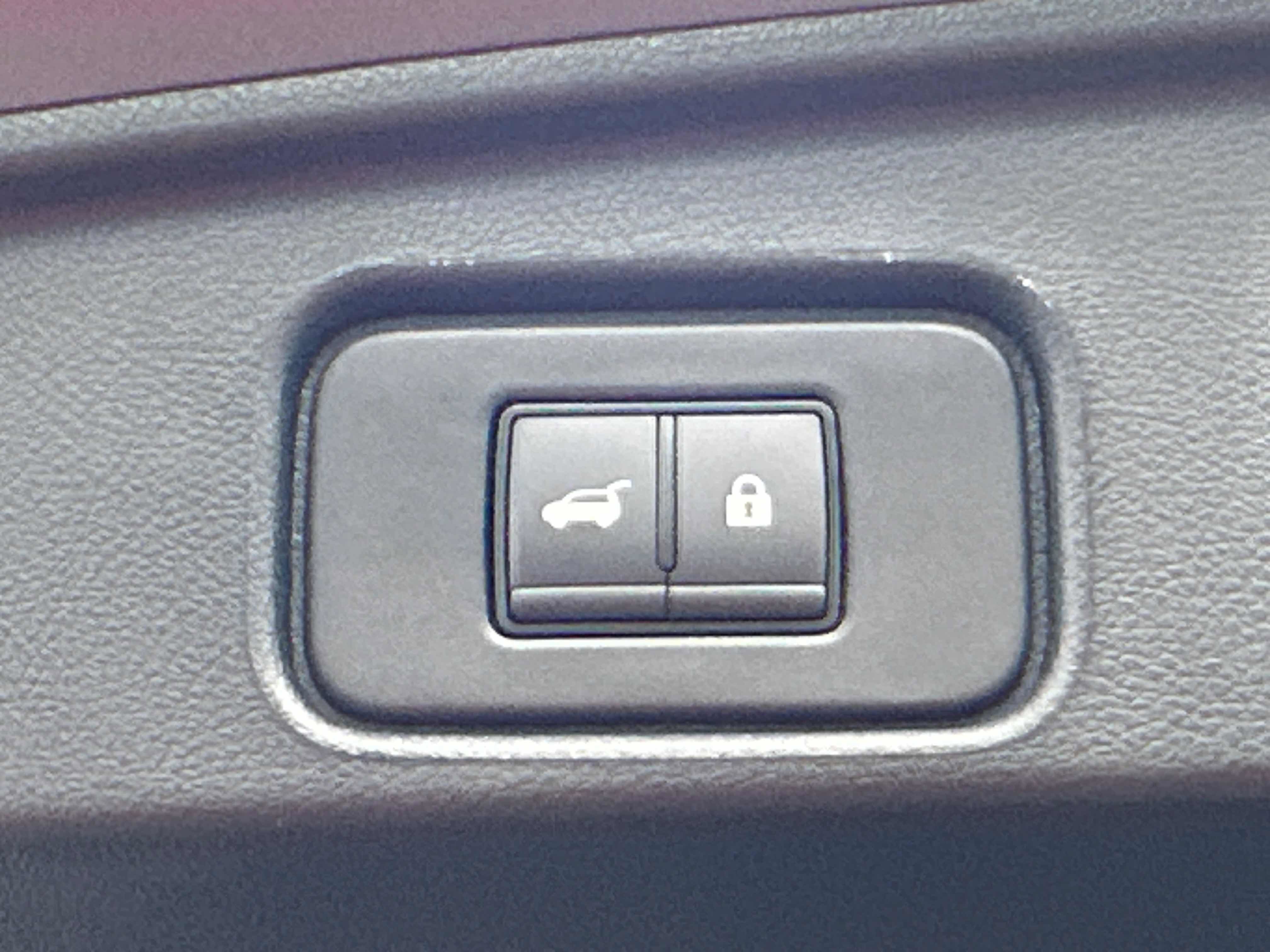 New 2025 Nissan Pathfinder SV w/ Black Appearance Package image 21