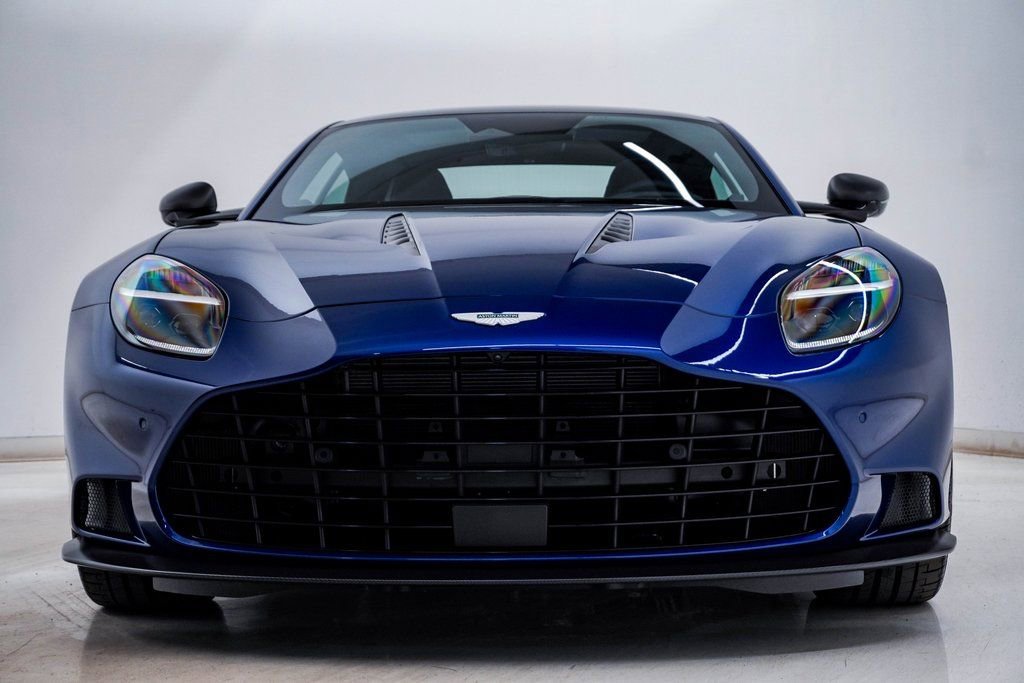 New 2025 Aston Martin Vanquish image 5