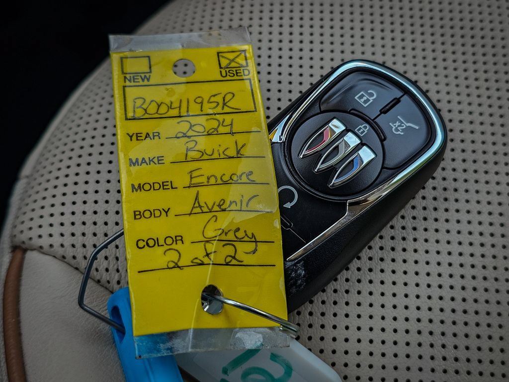 Used 2024 Buick Encore GX Avenir w/ Avenir Convenience Package AWD/4WD image 43