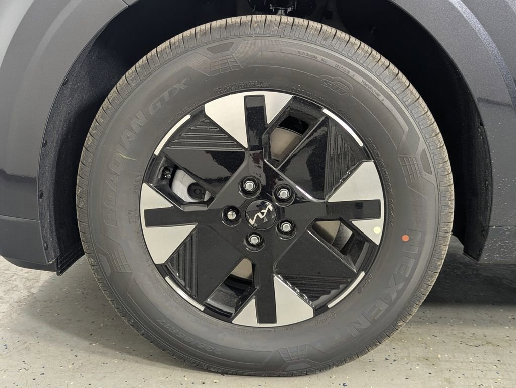 New 2026 Kia Carnival LXS FWD image 9