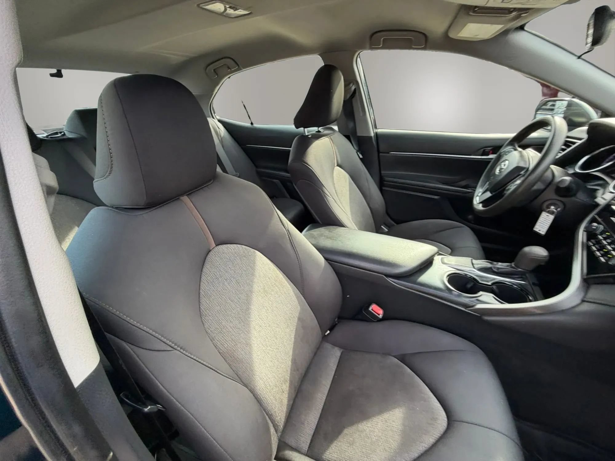 Used 2019 Toyota Camry LE FWD image 12