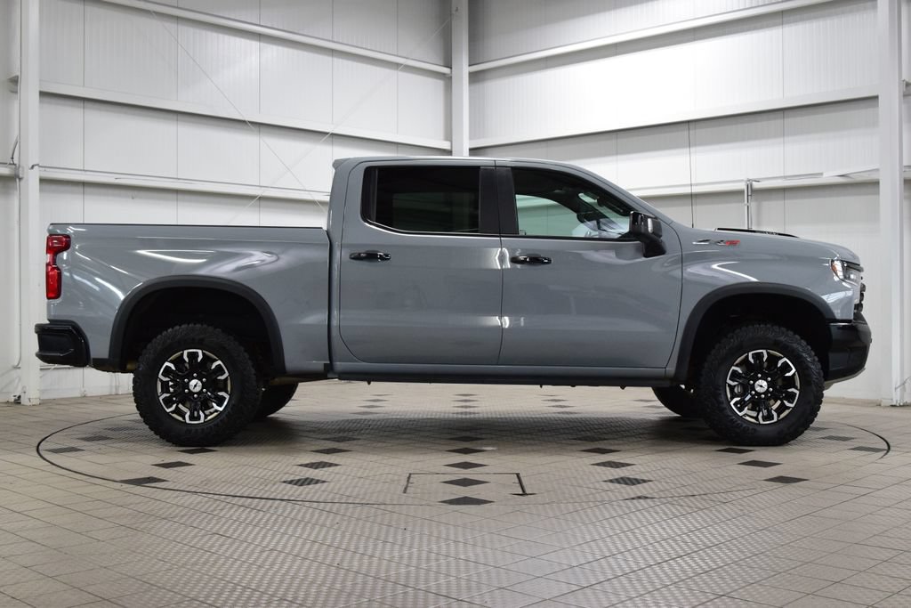 Used 2025 Chevrolet Silverado 1500 ZR2 w/ Technology Package AWD/4WD image 9