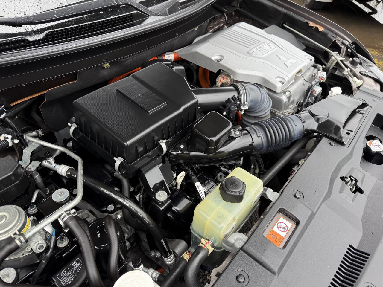 Used 2018 Mitsubishi Outlander SEL image 15