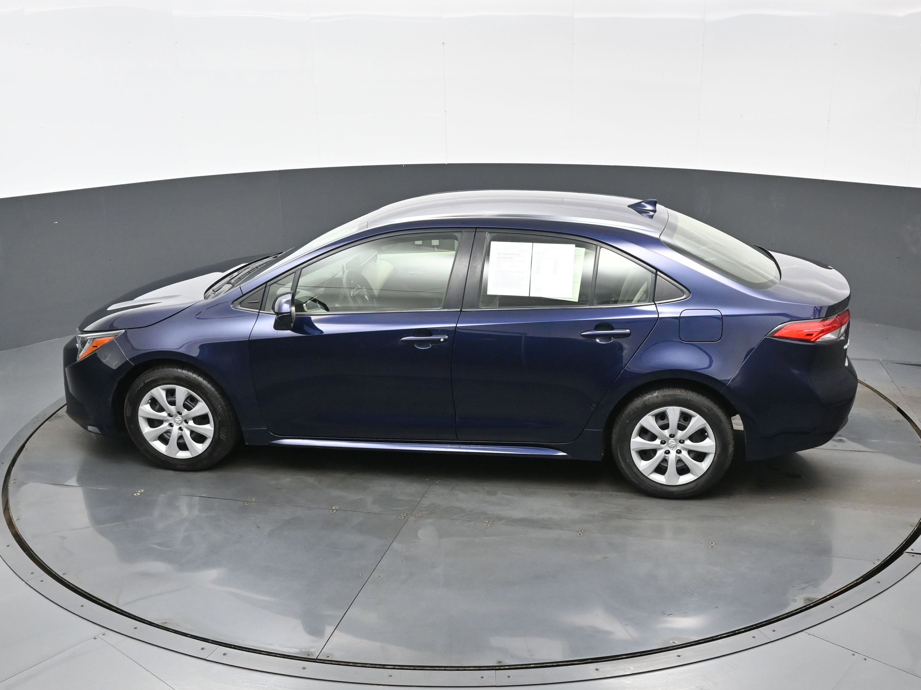 Used 2021 Toyota Corolla LE w/ Carpet Mat Package (TMS) image 35