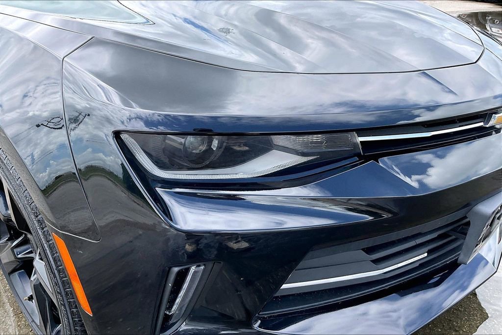 Used 2017 Chevrolet Camaro LT RWD image 31
