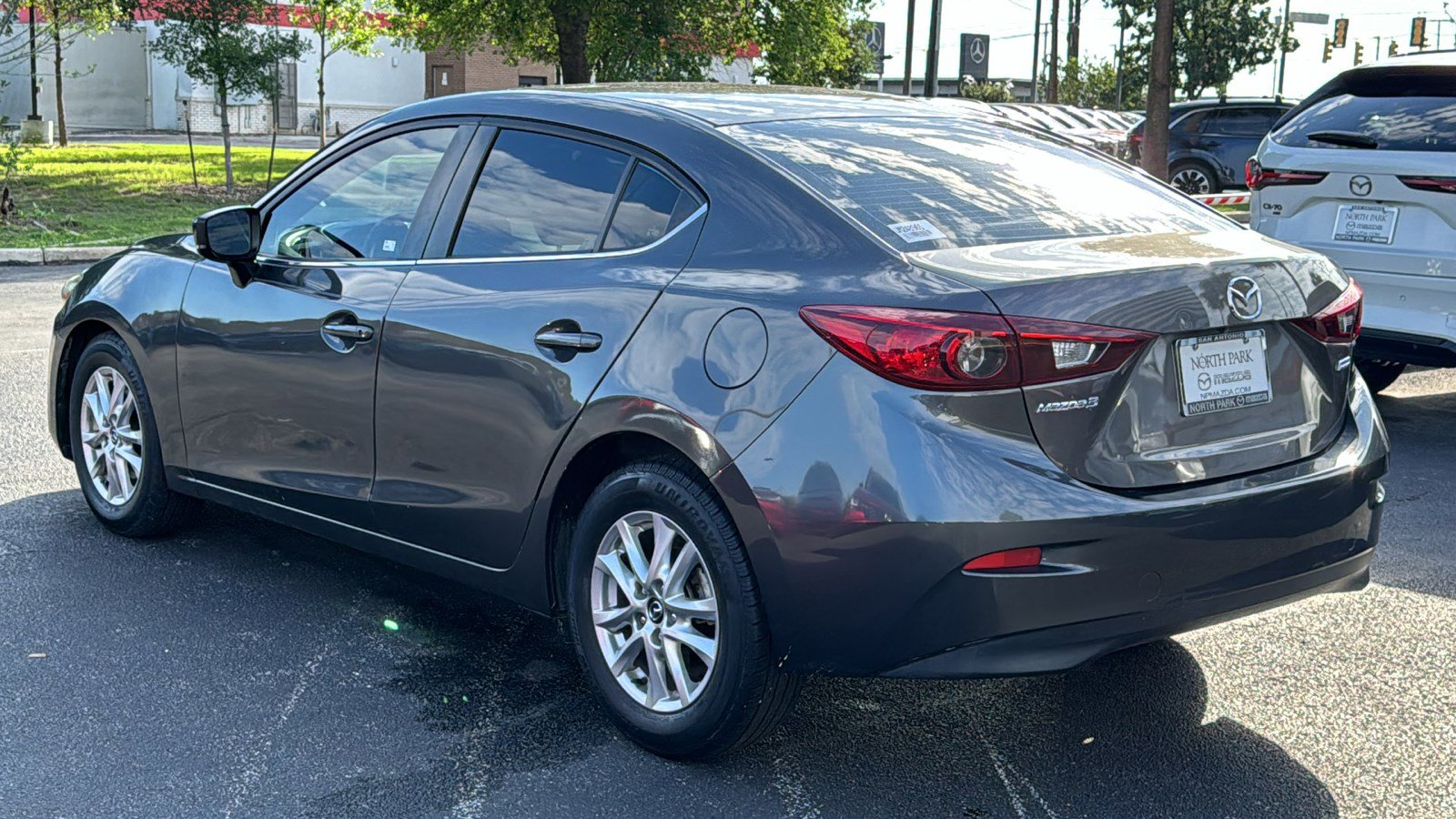 Used 2018 MAZDA MAZDA3 Sport w/ Preferred Equipment Package FWD image 6