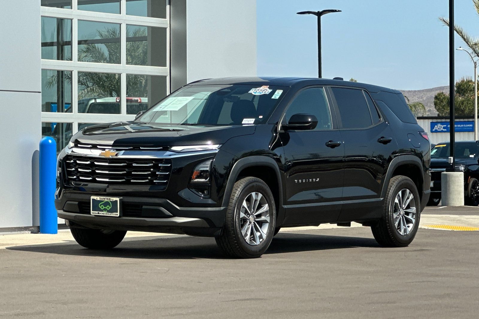 Used 2025 Chevrolet Equinox LT w/ Safety and Technology Package FWD image 8