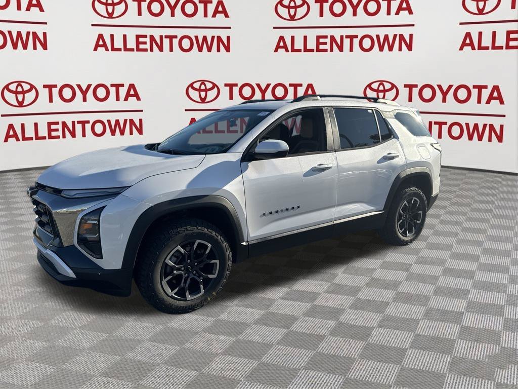 Used 2025 Chevrolet Equinox ACTIV AWD/4WD image 16