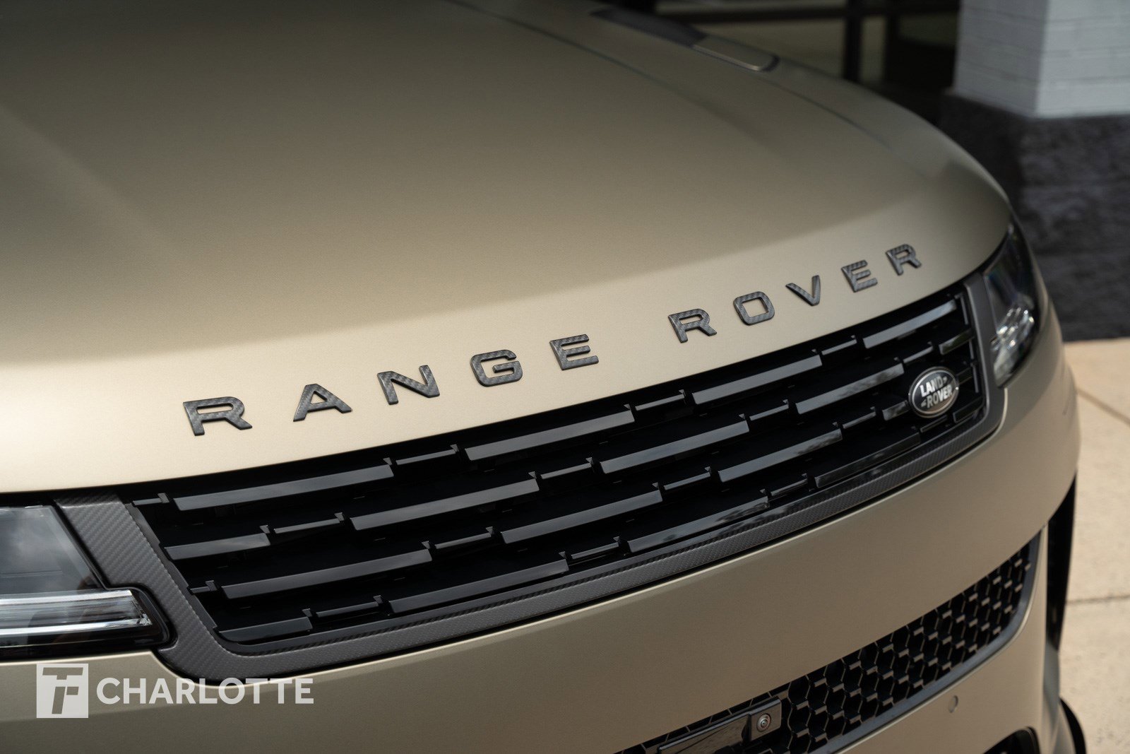 Used 2024 Land Rover Range Rover Sport SV Edition One Carbon Bronze image 3