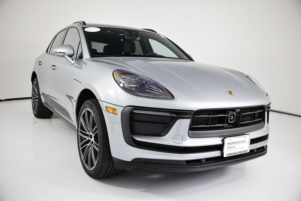 Certified 2026 Porsche Macan AWD/4WD image 9