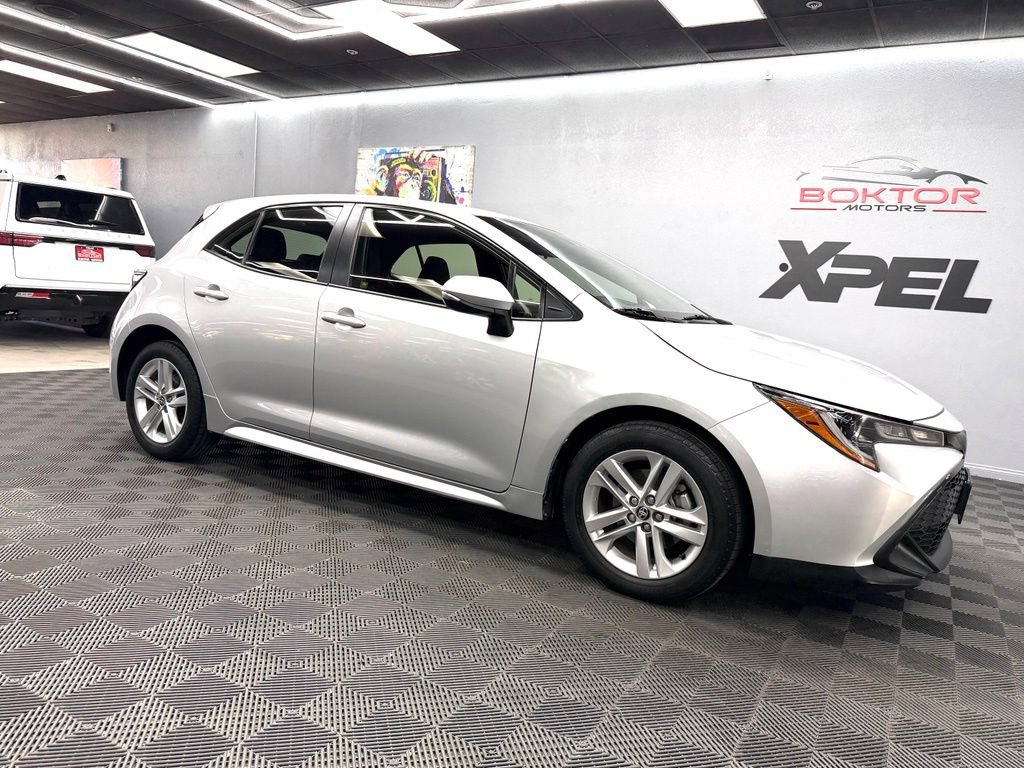 Used 2020 Toyota Corolla SE w/ Carpet Mat Package FWD image 2