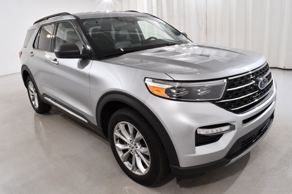 Used 2024 Ford Explorer XLT w/ Equipment Group 202A AWD/4WD image 5