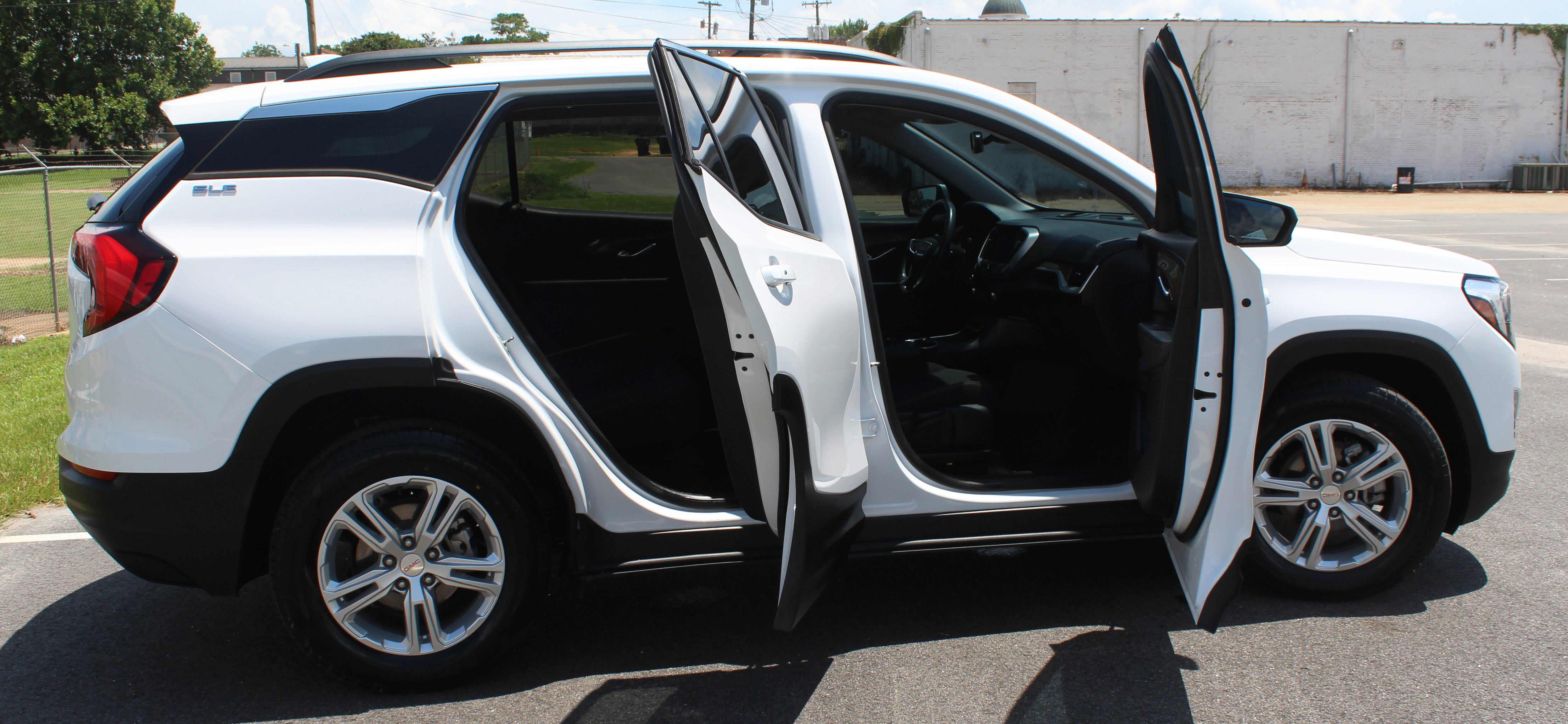 Used 2021 GMC Terrain SLE w/ Driver Convenience Package image 11
