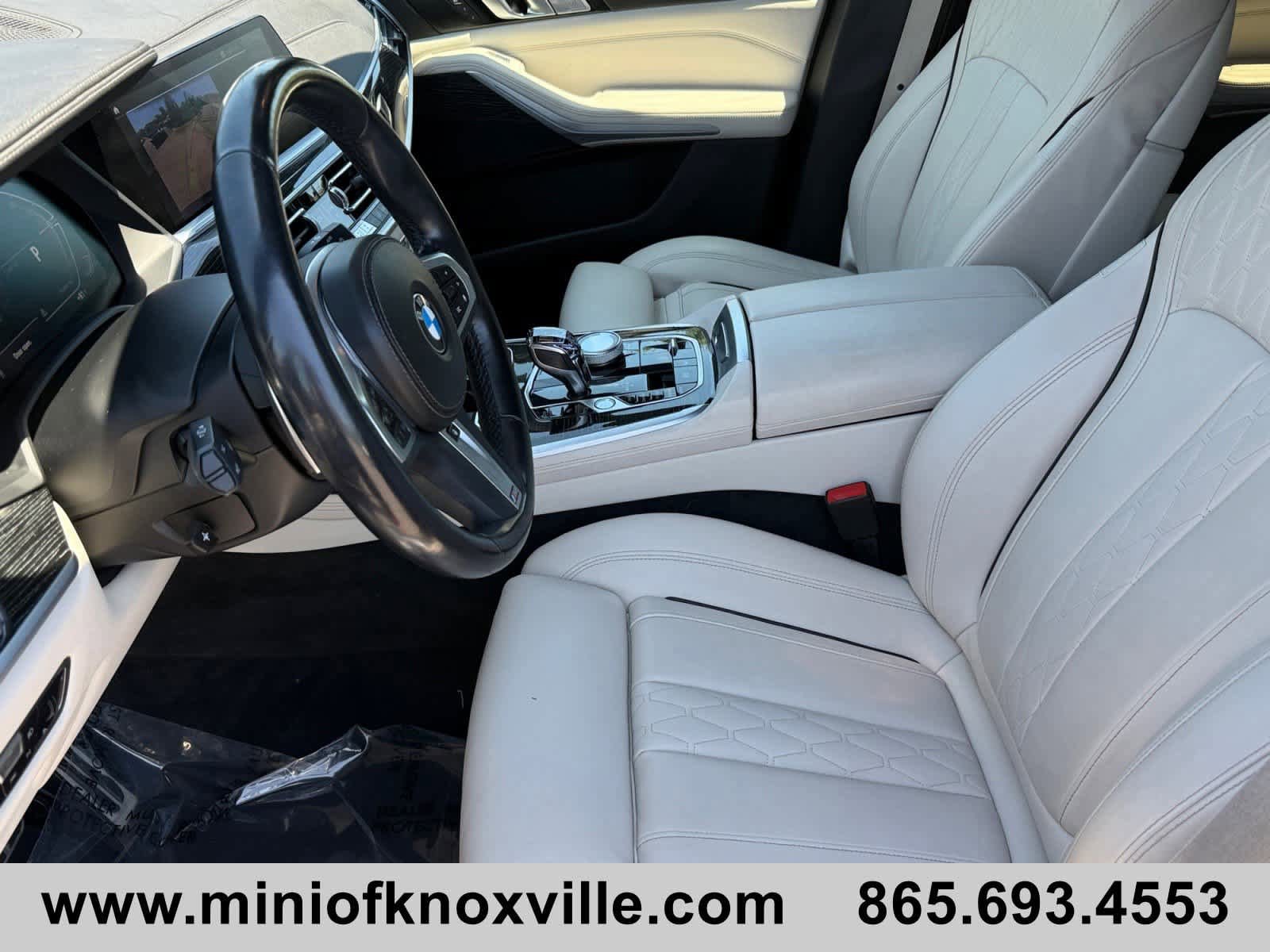 Used 2022 BMW X7 xDrive40i w/ M Sport Package AWD/4WD image 12