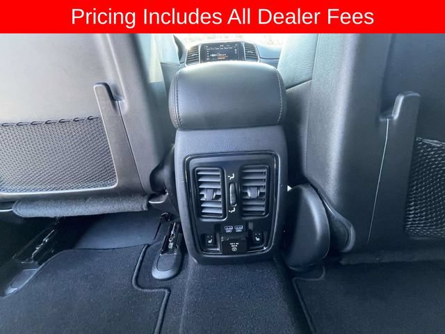 Used 2019 Jeep Grand Cherokee Limited w/ Luxury Group II AWD/4WD image 18