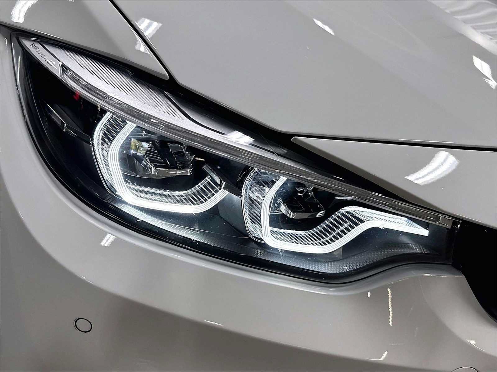 Used 2019 BMW M4 Coupe w/ Executive Package RWD image 14