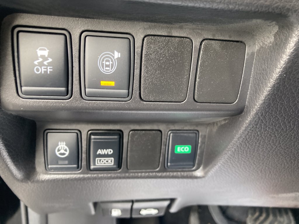 Used 2017 Nissan Rogue Sport SL w/ SL Premium Package AWD/4WD image 41