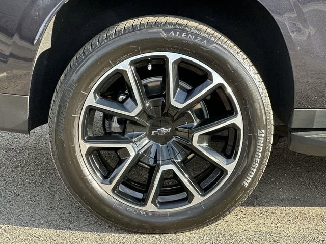 Used 2025 Chevrolet Suburban RST image 32