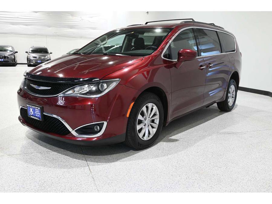 Used 2018 Chrysler Pacifica Touring Plus FWD image 10