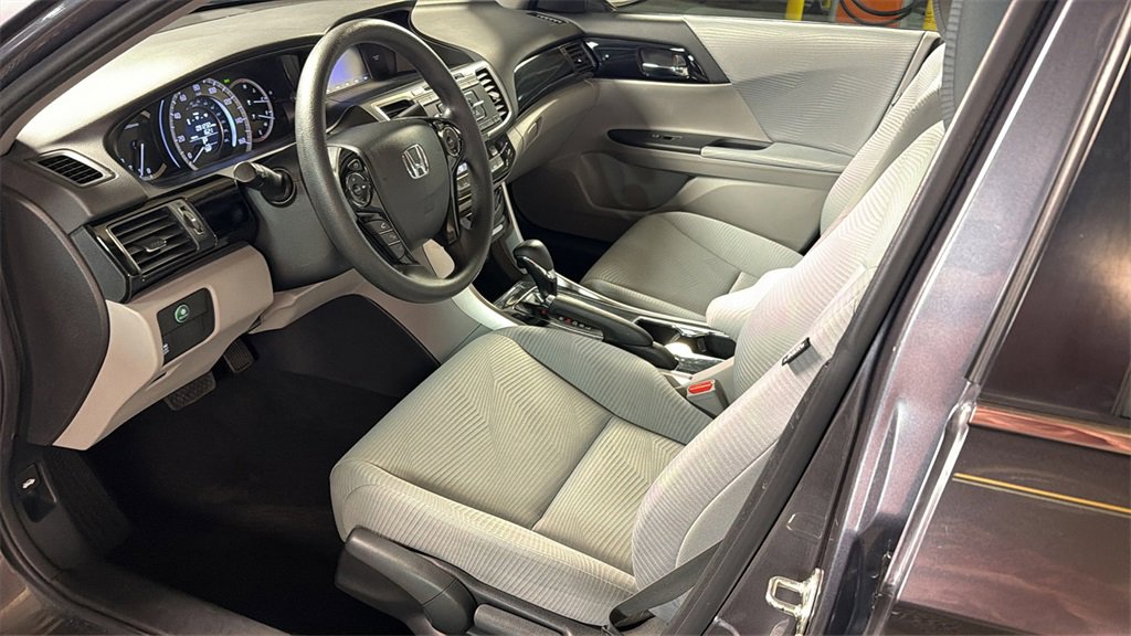 Used 2017 Honda Accord LX image 22