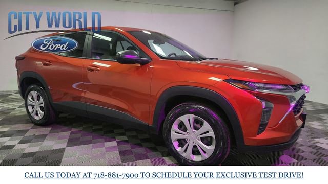 Used 2024 Chevrolet Trax LS w/ Driver Confidence Package image 8
