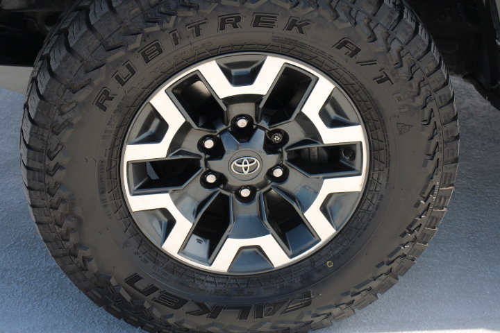 Certified 2019 Toyota Tacoma TRD Off-Road w/ Technology Package image 10