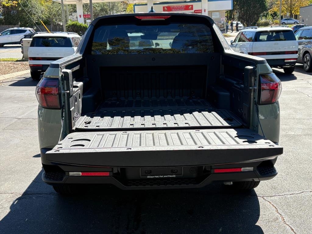 Certified 2025 Hyundai Santa Cruz SE FWD image 23
