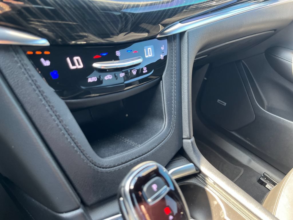 Used 2024 Cadillac XT6 Premium Luxury FWD image 20