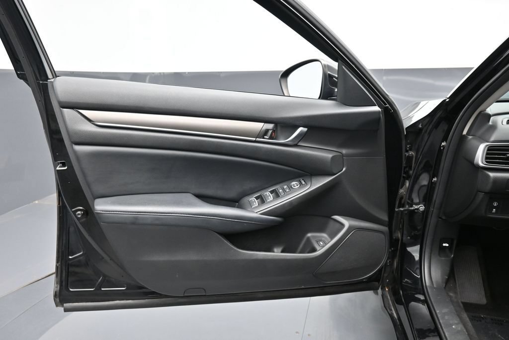 Used 2018 Honda Accord LX image 18