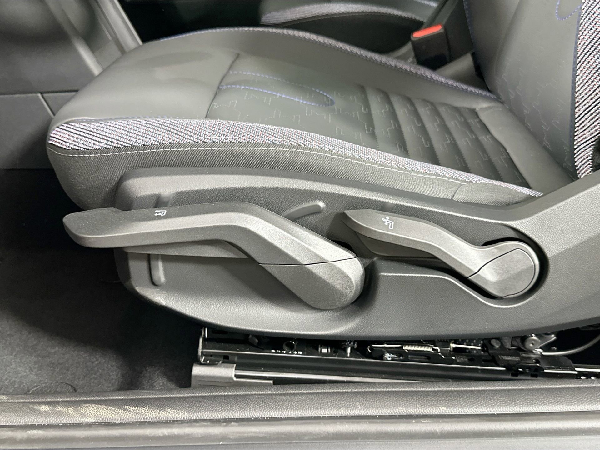 Used 2025 MINI Cooper S image 18