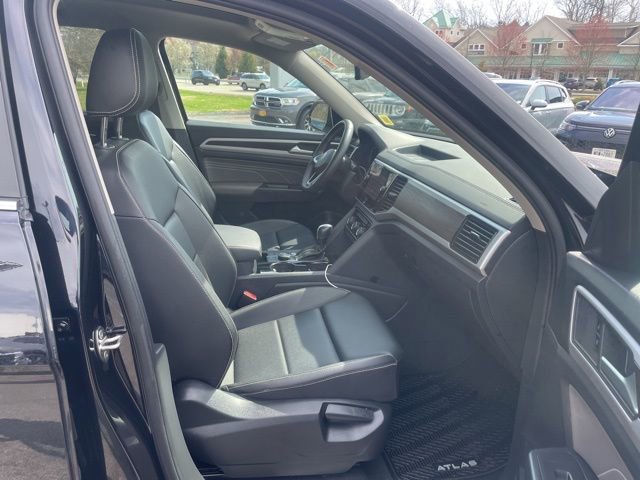 Certified 2023 Volkswagen Atlas SE w/ Panoramic Sunroof Package image 13
