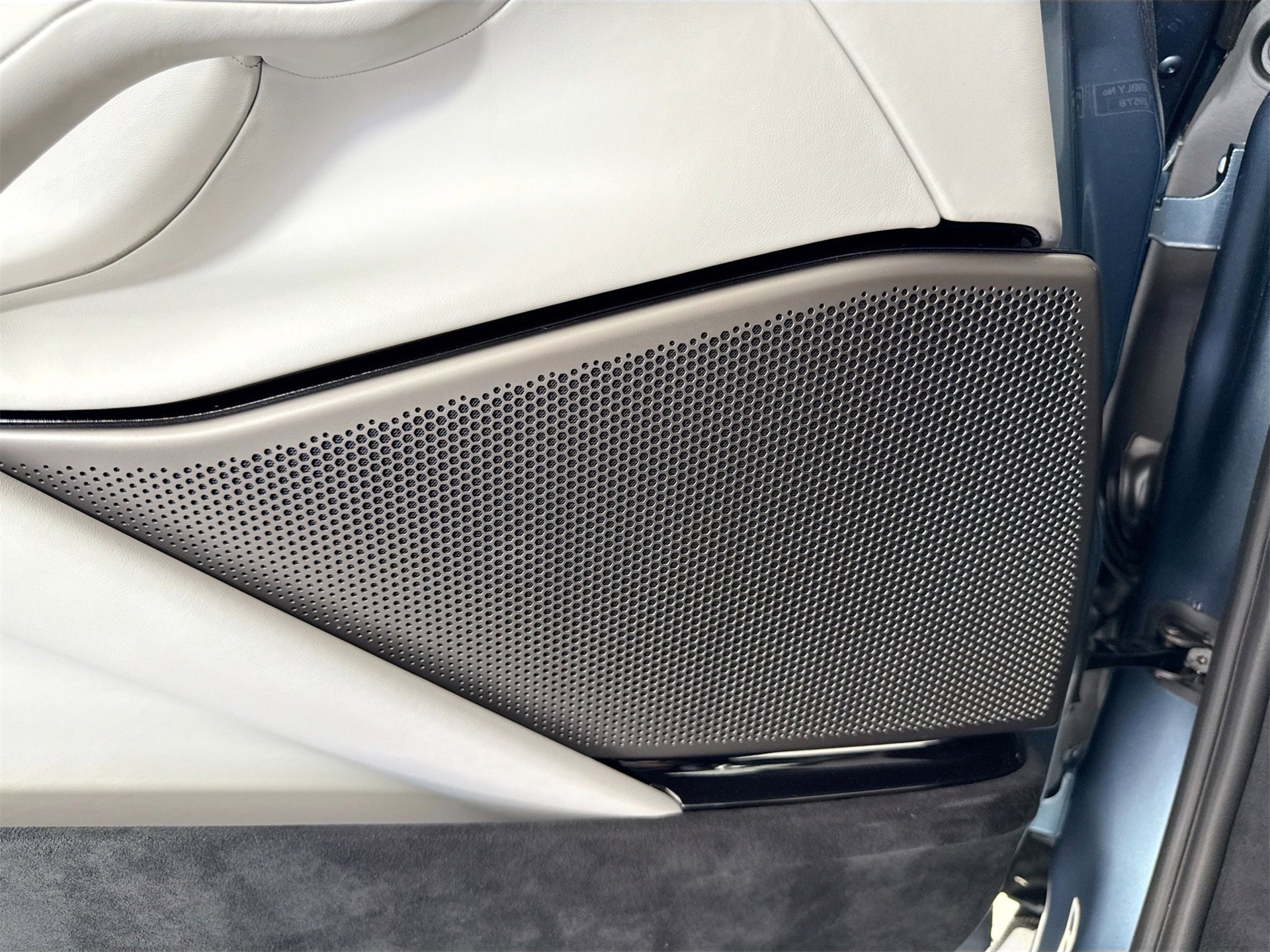 Certified 2025 Ferrari Purosangue image 16