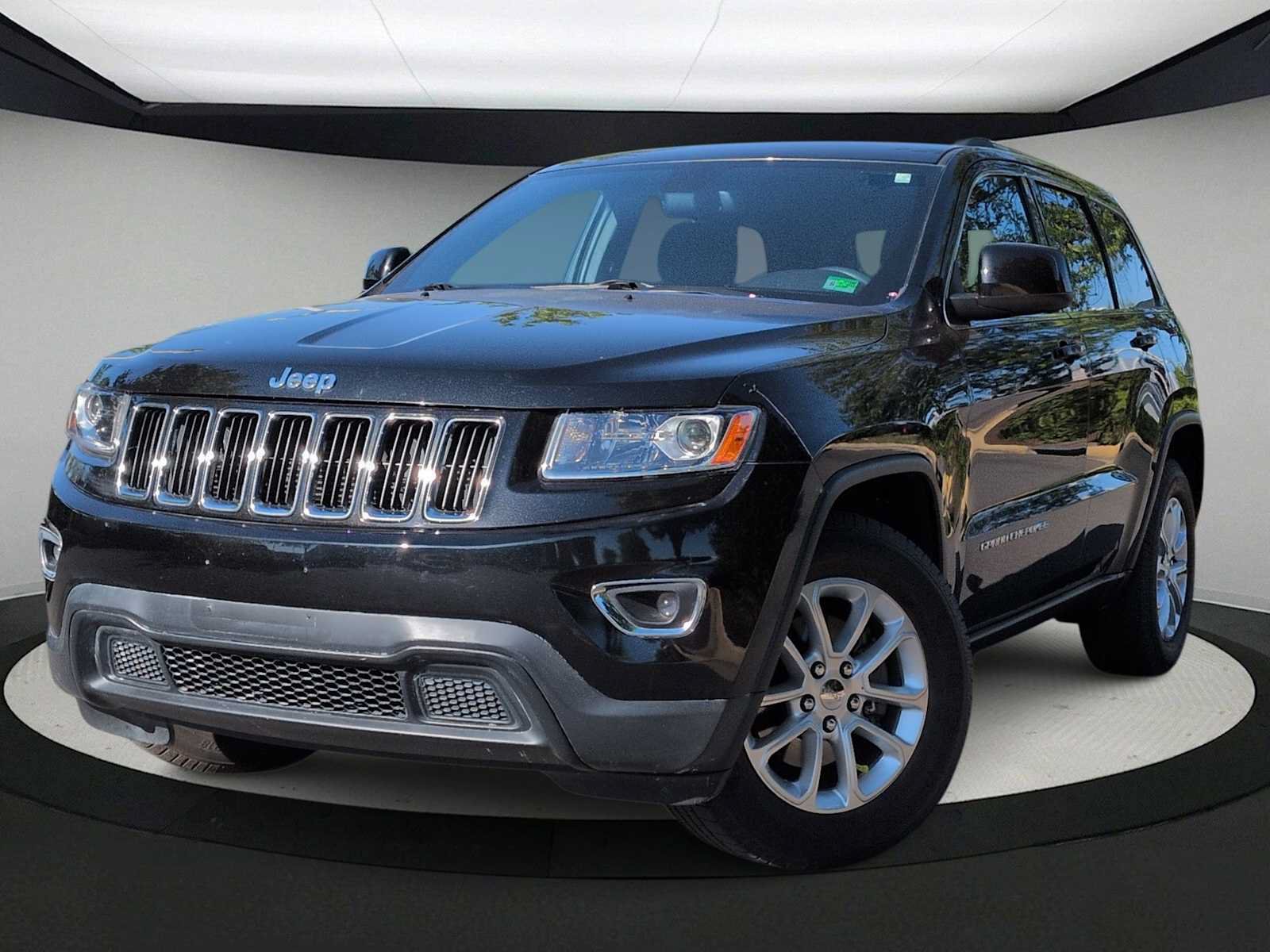 Used 2014 Jeep Grand Cherokee Laredo w/ 18" Wheel & 8.4" Radio Group RWD image 1