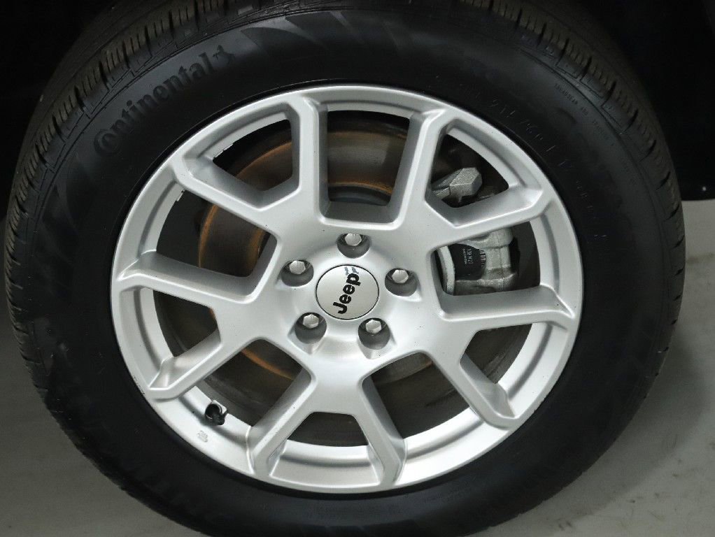 Used 2023 Jeep Renegade Latitude w/ Premium Group image 10