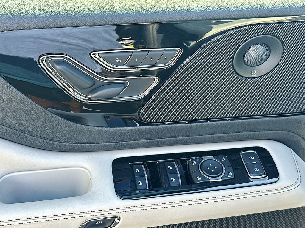 Certified 2025 Lincoln Aviator Reserve w/ Illumination Package image 21