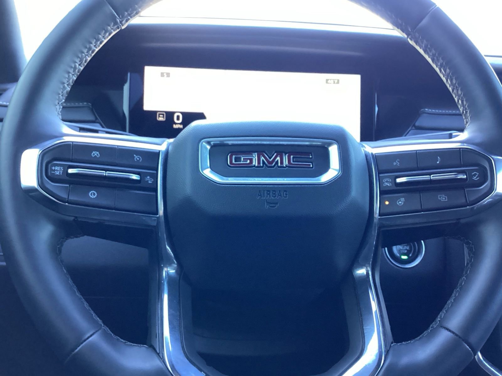 Used 2025 GMC Acadia Elevation image 10