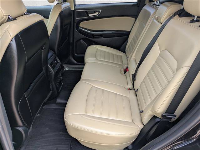 Used 2019 Ford Edge SEL w/ Equipment Group 201A AWD/4WD image 17