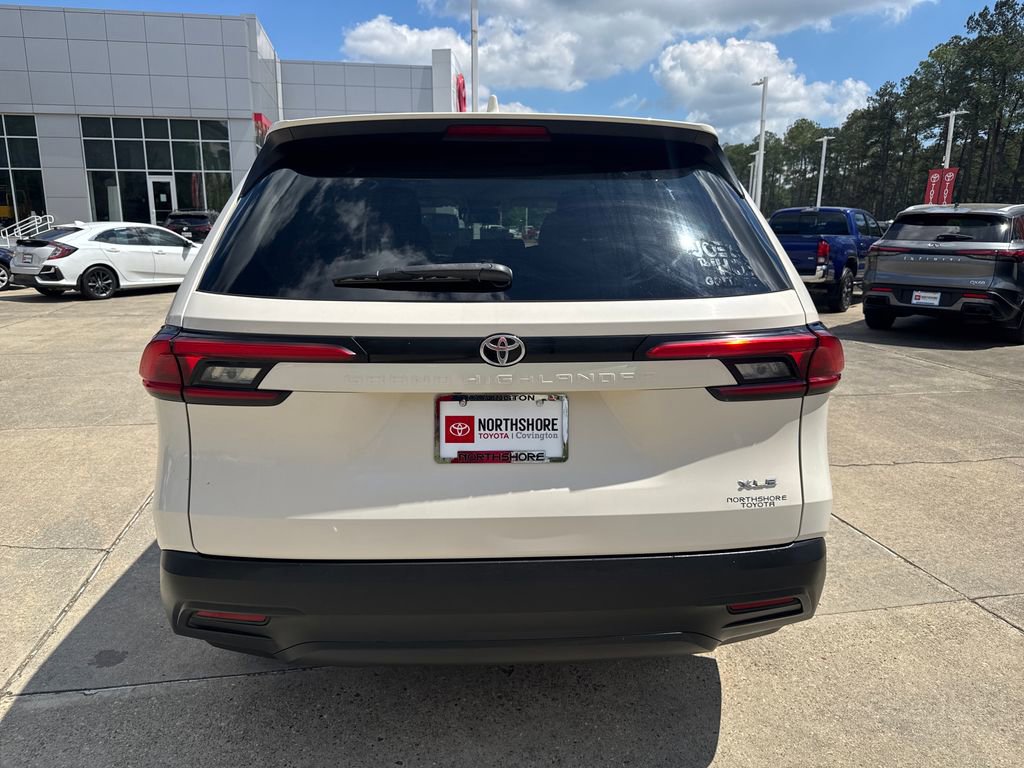 Used 2024 Toyota Grand Highlander XLE image 9