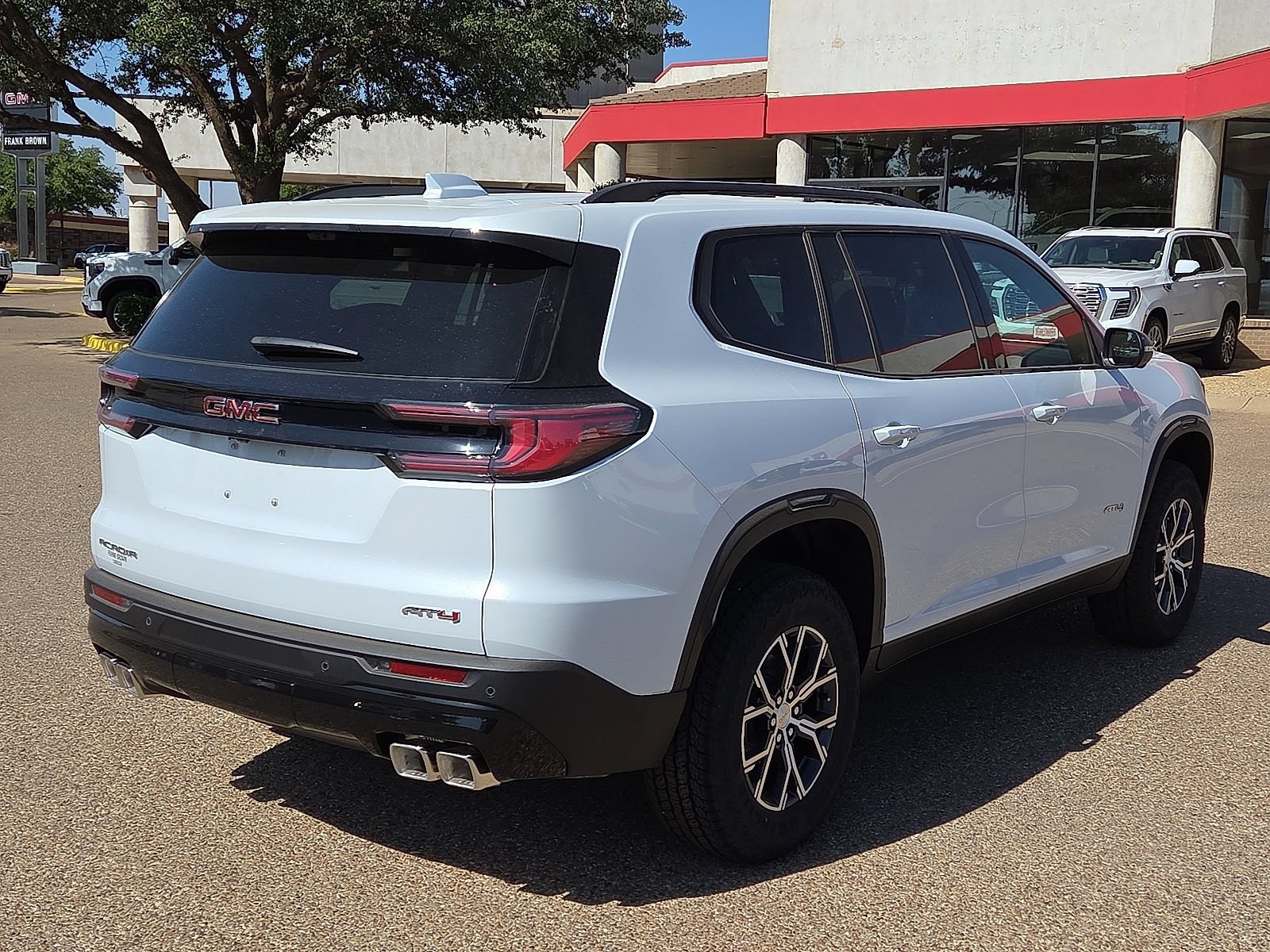 New 2026 GMC Acadia AT4 w/ Luxury Package AWD/4WD image 4