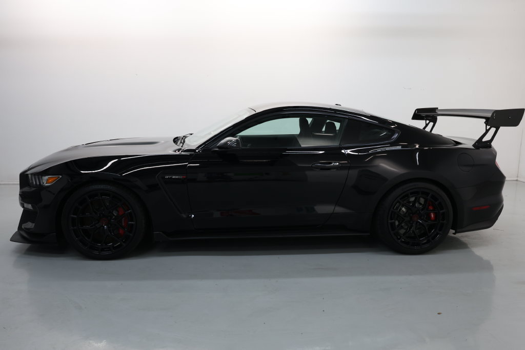 Used 2019 Ford Mustang Shelby GT350R w/ GT350R Equipment Group 920A RWD image 62