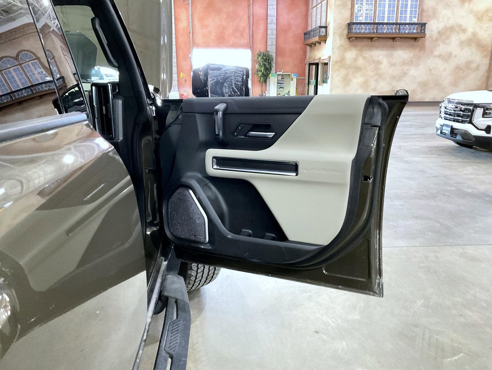 New 2026 GMC Hummer EV 4x4 Crew Cab w/ LPO, Dark Essentials Package image 16