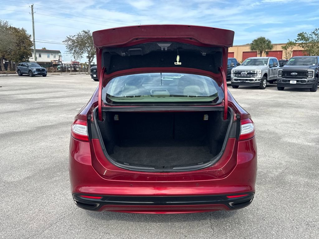 Used 2016 Ford Fusion SE w/ Equipment Group 202A image 26