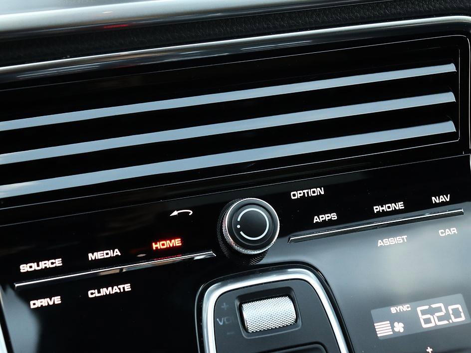 Used 2017 Porsche Panamera 4 image 35